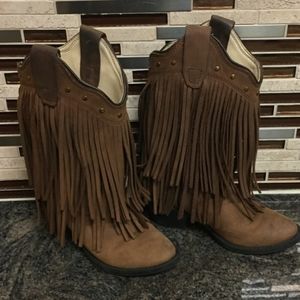 Front cowgirl boots